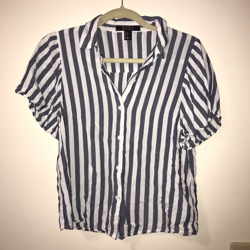 Short sleeve button up striped shirt!